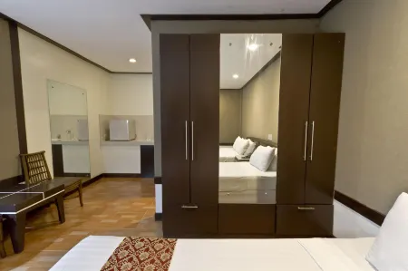 โรงแรมฮอลิเดย์ สปา
