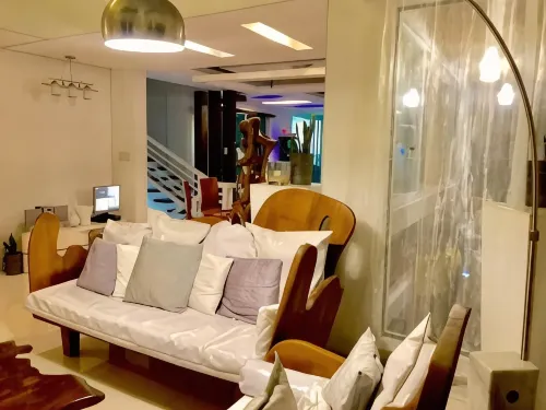 Date and Dine Residences - bar