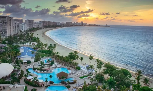 Ocean View Deluxe Suite: Pvt. Beach & Pool