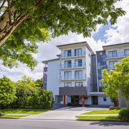 Essence Apartments Chermside Отели в г. Чермсайд