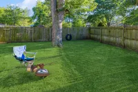 Fenced Backyard with Fire Pit and Dining Area - Cozy Family Haven Hotels in Michigan City