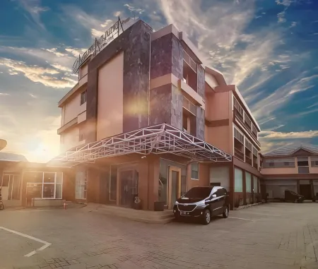 Jelita Tanjung Hotel Отели в г. Murung Pudak