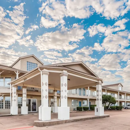 Motel 6 Waxahachie, TX