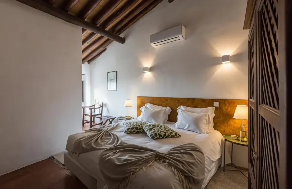 艾斯塔拉戈德蒙薩拉什酒店