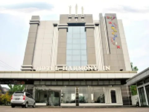 Hotel Harmony in & Karaoke Hotels in Raya River