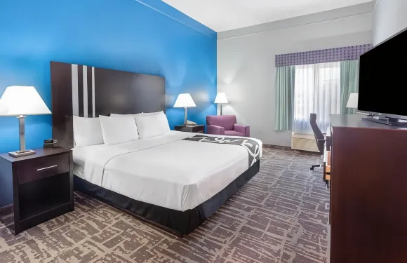 克爾維爾拉昆塔温德姆套房酒店