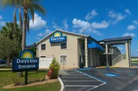 Days Inn by Wyndham Bradenton I-75
