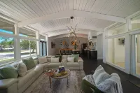 Resort Retreat: Heated Pool, BBQ & Sports Court