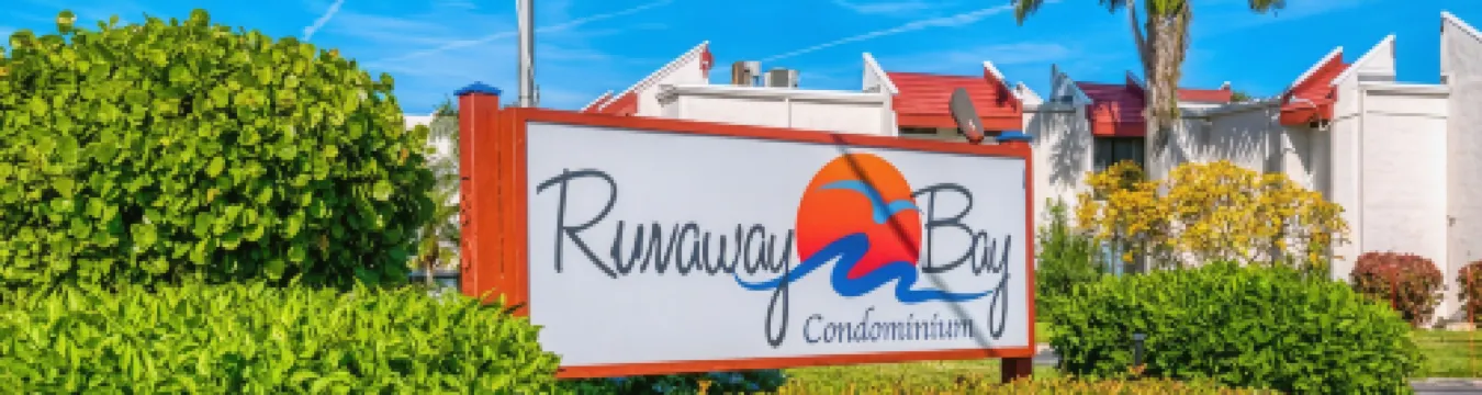 Serene Waterside Retreat with Beach Access - Charming Island Oasis