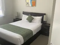 Curtis Central Apartments Official Hotels in Gladstone