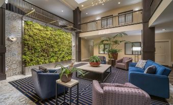 Best Western Plus Palm Court Hotel