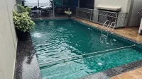 Jumbo Serene - parking