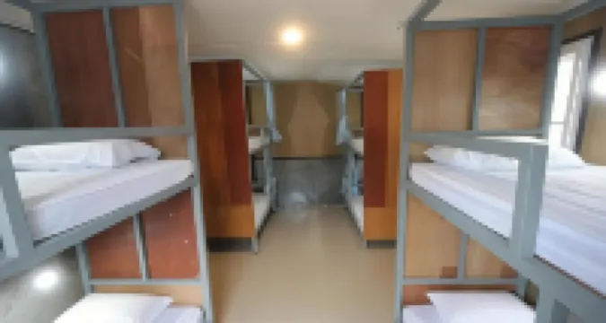 ชมจันทร์ โฮสเทล