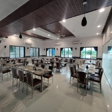 Paramount Riverfront Resort & Spa, Karjat