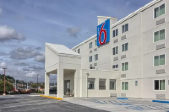 모텔 6 요크 노스 맨체스터 타운쉽 호텔