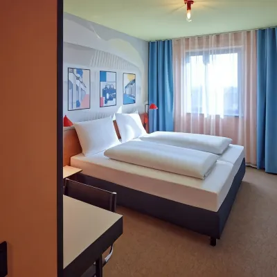 McDreams Hotel Stuttgart-City Отели рядом с достопримечательностью «Цуффенхаузен»