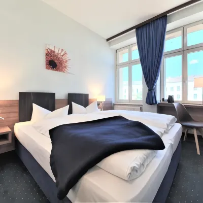 ميلاروز فنج شوي هوتل Hotels near وايسنزي
