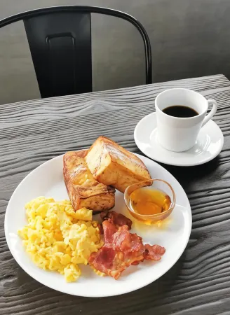 GQ Plaza Отели рядом с достопримечательностью «Sampaguita Gardens»