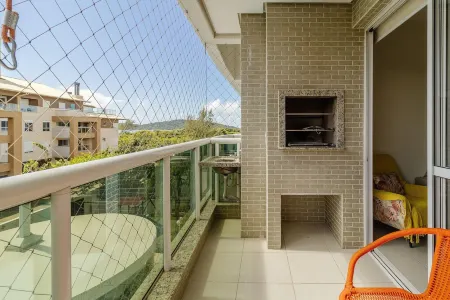 Apt w/ Side sea View, Seaside Condominium Rap0306