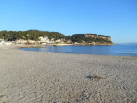 LA BELLE VIE in PROVENCE between  Marseille and Carry-le-Rouet, 5Km from the sea Hotels in Le Rove