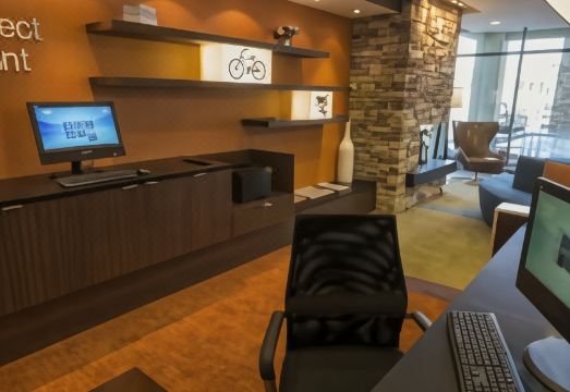 페어필드 인 & 스위트 실내 수영장