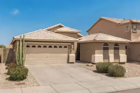 South Mountain House Отели рядом с достопримечательностью «Университет Адвансинг Текнолоджи»