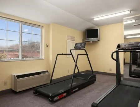 Days Inn & Suites by Wyndham Lafayette IN