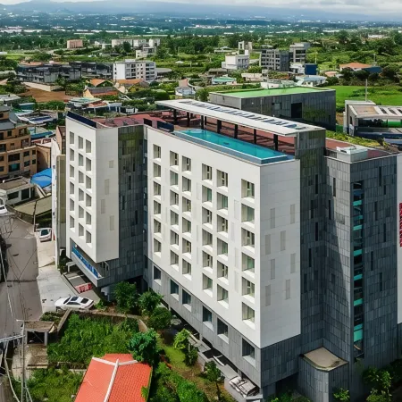 Seoubong Beach Hotel Jeju Отели рядом с достопримечательностью «Пляж Джимйонг»