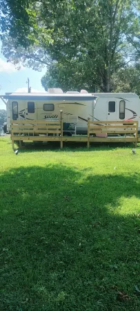 Cozy RV Cabin Sitting on a Privately owned Campground in wonderful Lincolnton NC