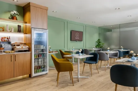 แอโรเทล มาดริด แอร์พอร์ต - เทอร์มินัล 4