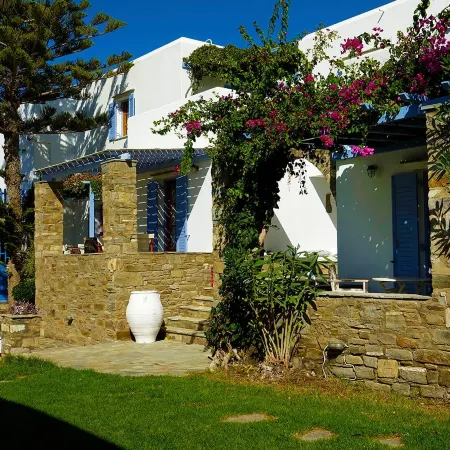 Elena Studios & Apartments