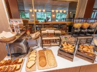 Bhoma Bourges - Hôtel & Restaurant โรงแรมในบูร์ช