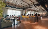 VOS Suites By BOLD - parking