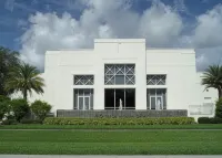 Island Living, Within Walking Distance To Beach Restaurants Shops Parks Marina - 4-Star