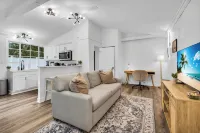Coastal Luxury 7mi to Anna Maria Private Cottage - Country Houses