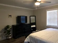 Mardi Gras Visitors Are Welcome! 3 Bedrms / 4 Beds. 1.5 Ba. Spacious - บังกะโล