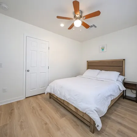 Gorgeous Guest House with Big Yard