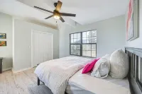 Charming 3-bedroom 3-bathroom house with WiFi, AC in fantastic Buchanan Dam