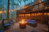 Wintergreen Mountain Cabin · Hot Tub · Sauna · Mural · Fire Pit · Game Porch