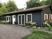 Sunset Cottage on Lake Wapogasset, Amery WI with Bunk Room, Hot Tub, AC, & more - Chalets