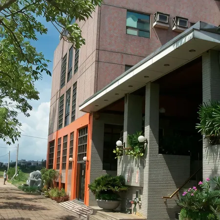 Kinsa Holiday Hotel