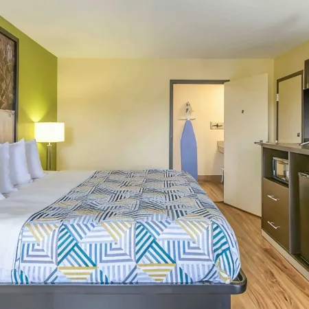 Motel 6 Forsyth, GA – Tift College