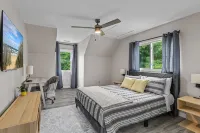 New Lakefront Getaway on Lake Norman