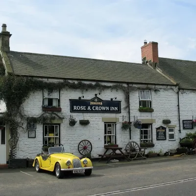 Rose & Crown Hotels near Hexham Abbey