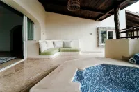 Crown Villa - Luxury Beachfront 8 bedroom property - Villas
