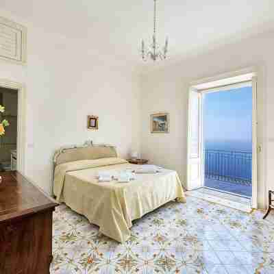 Villa Gilda: Elegance and Breathtaking Views Between Sky and Sea. Rooms