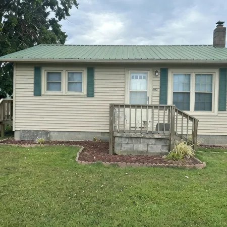 15 min from Green River Lake. Walking street next door. 5 minutes from GRWMA