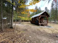 White Pine Acres Cozy couples cabin in lanark private on a large pond & pines