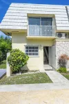 Vacation Lovers Blue Water Paradise: 2-bedroom condo with AC, WiFi in Freeport