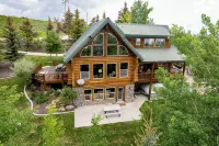 Beautiful original log cabin, minutes from Garden City and Bear Lake beaches. - Hytter